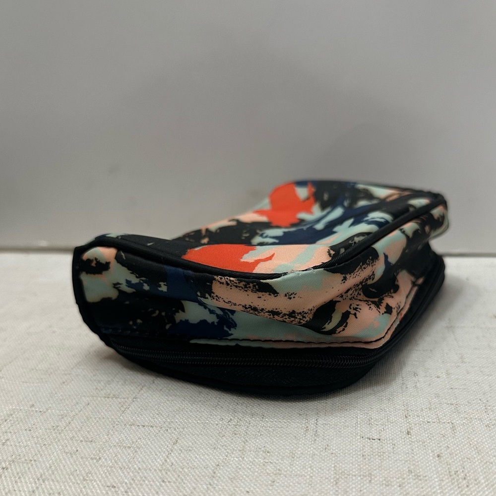 Multicolor Cosmetic Bag - Picture 7 of 11